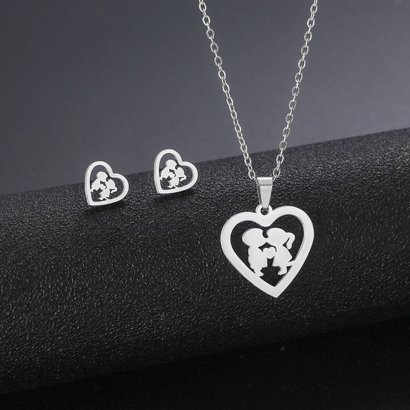 SET ACERO INOXIDABLE COLLAR Y ARETES AMOR PLATEADO