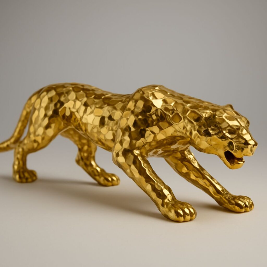 Estatua decorativa de leopardo grande de metal dorado